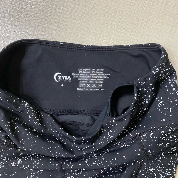 ZYIA Pants - Zyia Athletic Leggings, size 4, black with reflective splatter